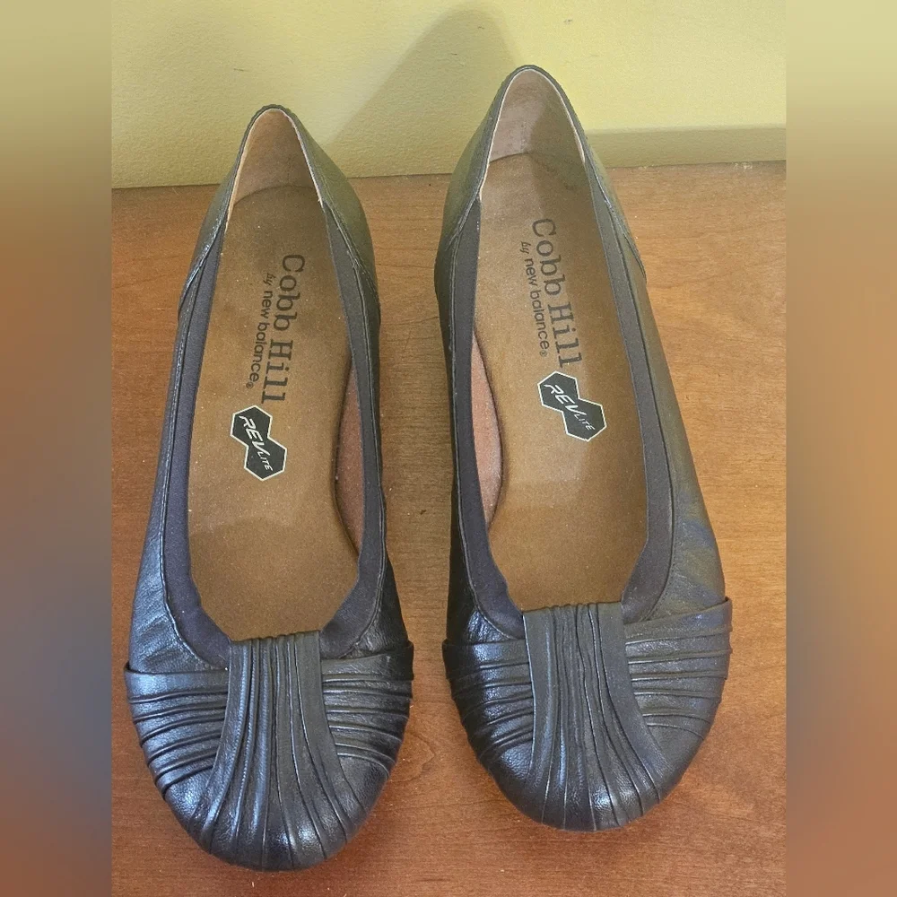 Cobb Hill RevCraze ballet flats by Rockport Size 8